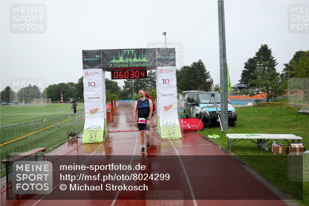 15.06.2025 - 7 Türme Triathlon Michael Strokosch http://msf.ph/oto/8024299 15.06.2025 16:03:04 Ziel 207 meine-sportfotos.de