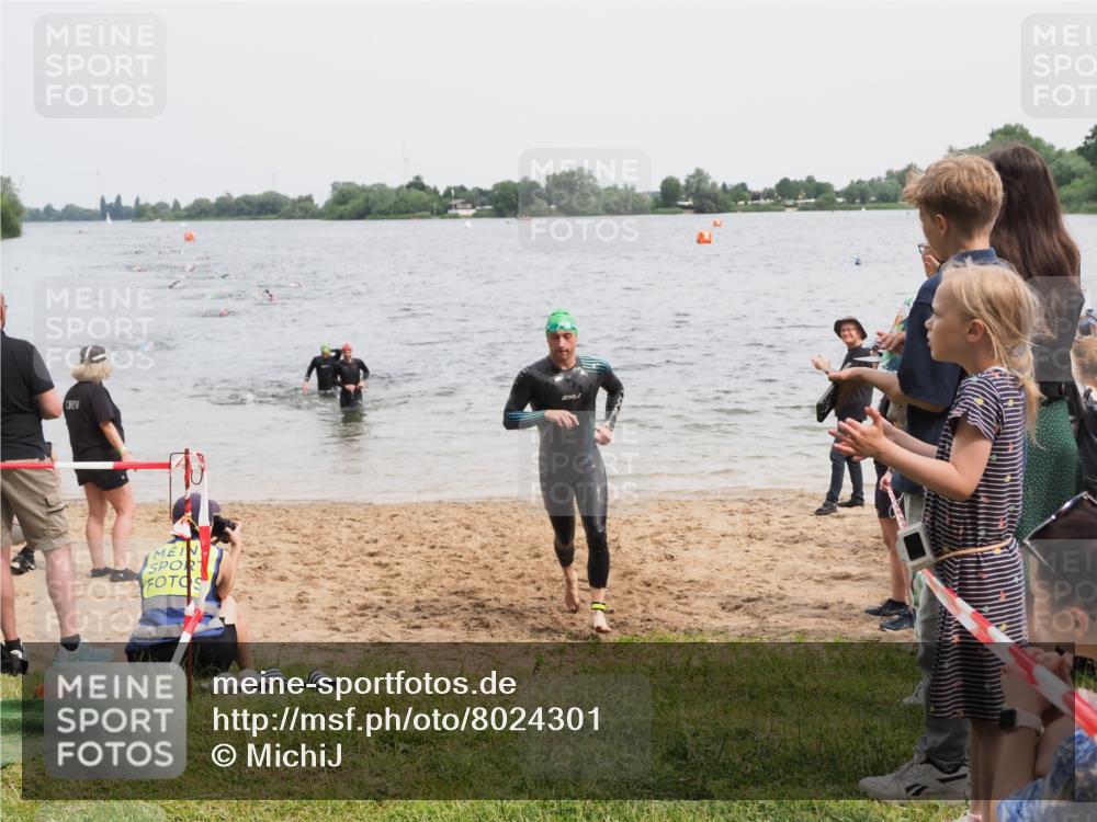 21.06.2025 - 27. Vierlanden-Triathlon MichiJ http://msf.ph/oto/8024301 15.06.2026 10:55:20 Schwimmen 661, 725, 740 meine-sportfotos.de