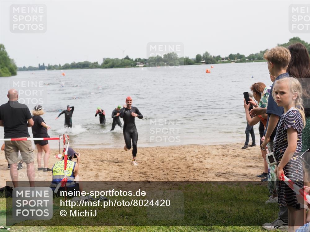 21.06.2025 - 27. Vierlanden-Triathlon MichiJ http://msf.ph/oto/8024420 15.06.2026 10:55:26 Schwimmen 639, 656, 661, 740 meine-sportfotos.de