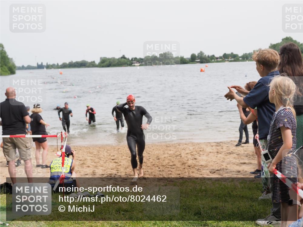 21.06.2025 - 27. Vierlanden-Triathlon MichiJ http://msf.ph/oto/8024462 15.06.2026 10:55:27 Schwimmen 639, 656, 661, 740 meine-sportfotos.de