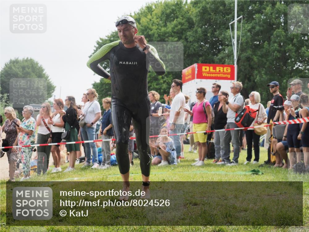 15.06.2025 - 27. Vierlanden-Triathlon KatJ http://msf.ph/oto/8024526 15.06.2025 10:57:53 Schwimmen 686, 705, 738, 774 meine-sportfotos.de