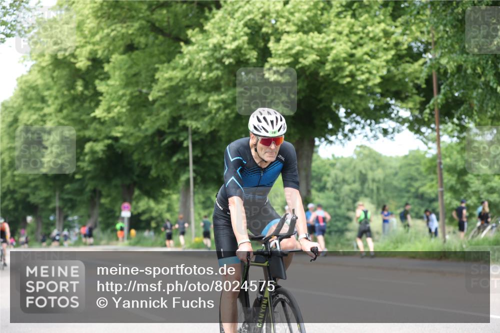 15.06.2025 - 7 Türme Triathlon Yannick Fuchs http://msf.ph/oto/8024575 15.06.2025 13:37:38 Radfahren 427, 587 meine-sportfotos.de
