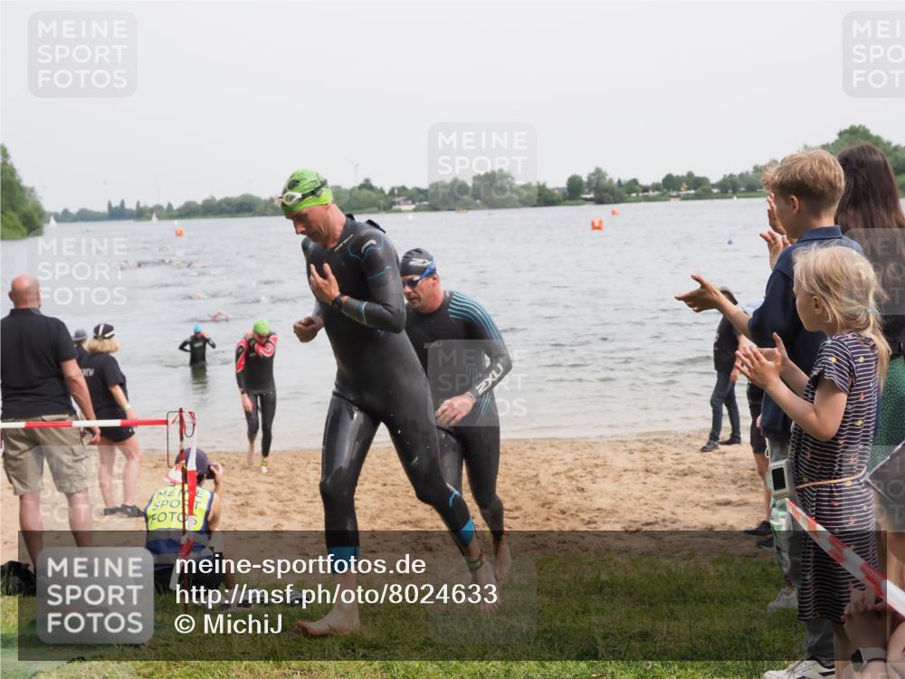 21.06.2025 - 27. Vierlanden-Triathlon MichiJ http://msf.ph/oto/8024633 15.06.2026 10:55:34 Schwimmen 639, 656, 712, 736, 740 meine-sportfotos.de