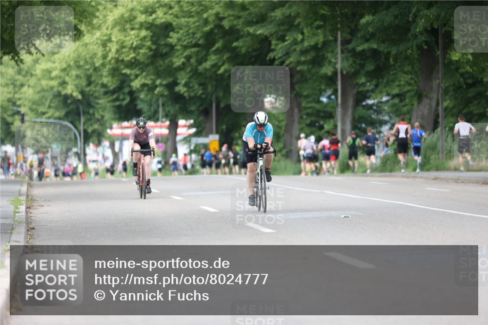 15.06.2025 - 7 Türme Triathlon Yannick Fuchs http://msf.ph/oto/8024777 15.06.2025 13:38:07 Radfahren 544, 812 meine-sportfotos.de