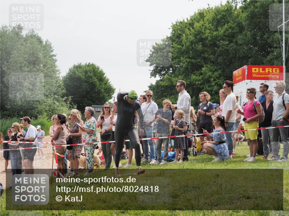 15.06.2025 - 27. Vierlanden-Triathlon KatJ http://msf.ph/oto/8024818 15.06.2025 10:58:08 Schwimmen 640, 647, 705, 762 meine-sportfotos.de