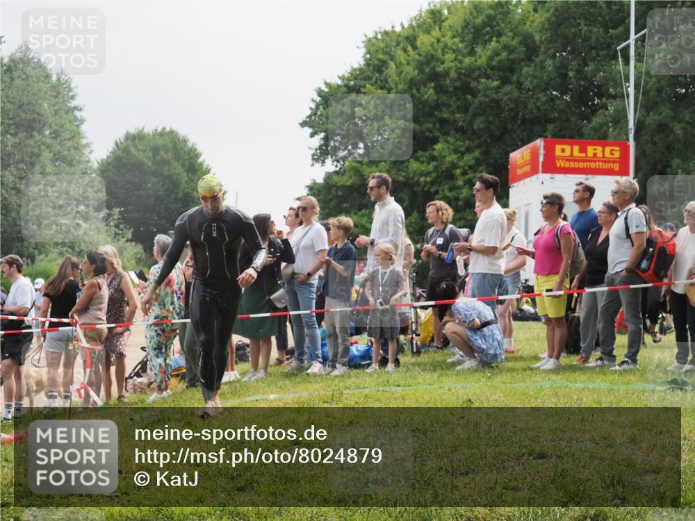 15.06.2025 - 27. Vierlanden-Triathlon KatJ http://msf.ph/oto/8024879 15.06.2025 10:58:13 Schwimmen 640, 762, 769 meine-sportfotos.de