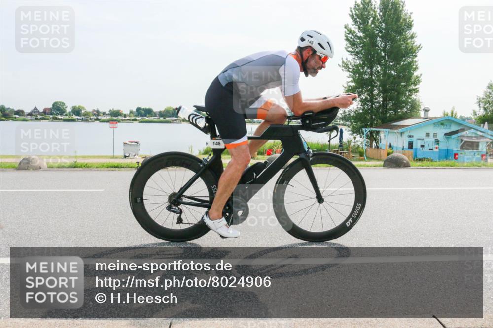 15.06.2025 - 27. Vierlanden-Triathlon H.Heesch http://msf.ph/oto/8024906 15.06.2025 09:57:18 Radfahren 130, 145, 209 meine-sportfotos.de