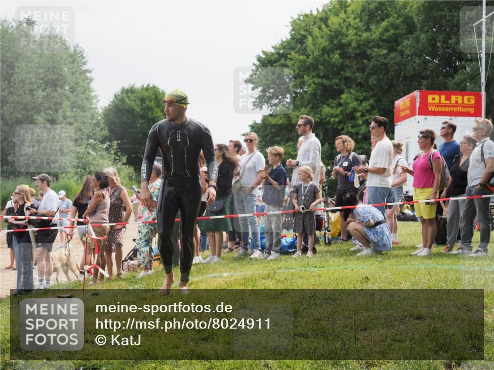 15.06.2025 - 27. Vierlanden-Triathlon KatJ http://msf.ph/oto/8024911 15.06.2025 10:58:14 Schwimmen 640, 762, 769 meine-sportfotos.de