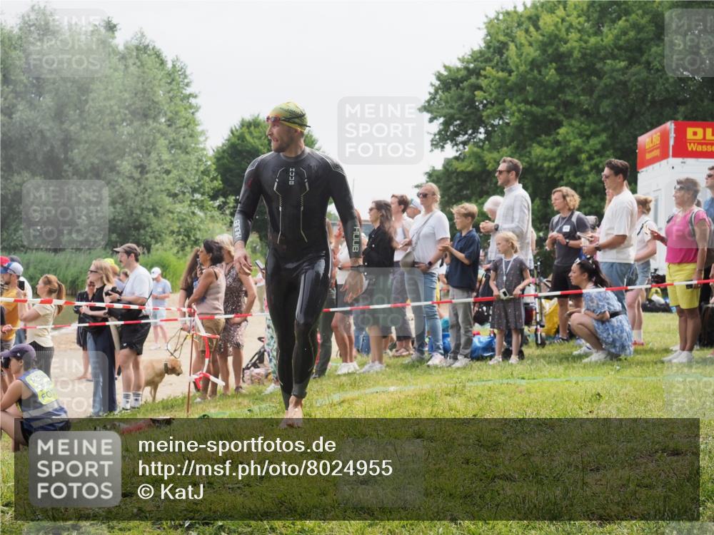 15.06.2025 - 27. Vierlanden-Triathlon KatJ http://msf.ph/oto/8024955 15.06.2025 10:58:14 Schwimmen 640, 762, 769 meine-sportfotos.de