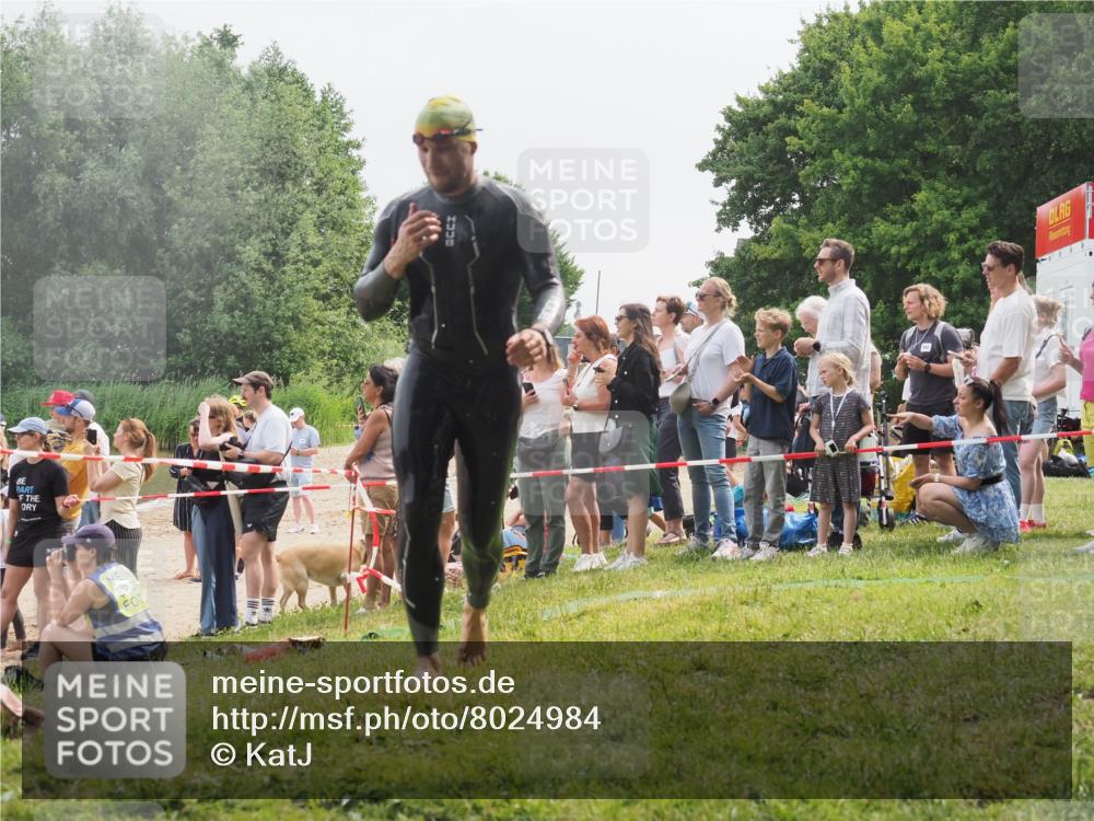 15.06.2025 - 27. Vierlanden-Triathlon KatJ http://msf.ph/oto/8024984 15.06.2025 10:58:15 Schwimmen 640, 762, 769 meine-sportfotos.de