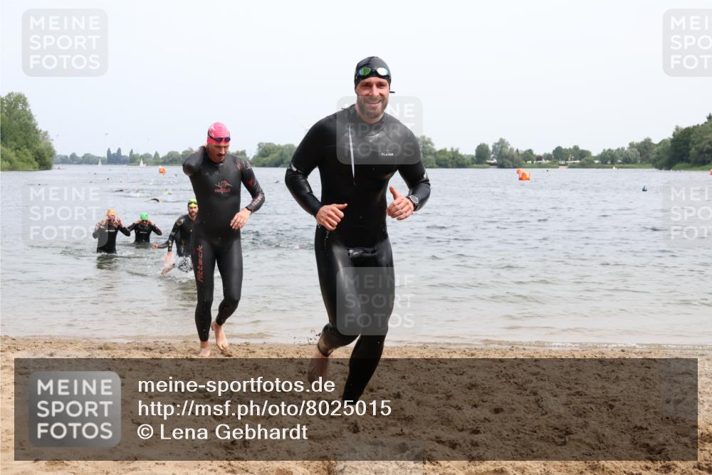 15.06.2025 - 27. Vierlanden-Triathlon Lena Gebhardt http://msf.ph/oto/8025015 15.06.2025 10:56:46 Schwimmen 642, 651, 685, 688, 691, 755 meine-sportfotos.de