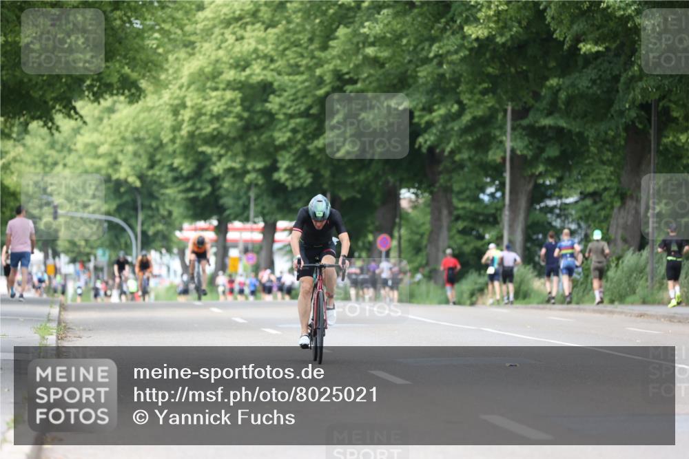 15.06.2025 - 7 Türme Triathlon Yannick Fuchs http://msf.ph/oto/8025021 15.06.2025 13:38:36 Radfahren 457, 884, 1130, 1168 meine-sportfotos.de
