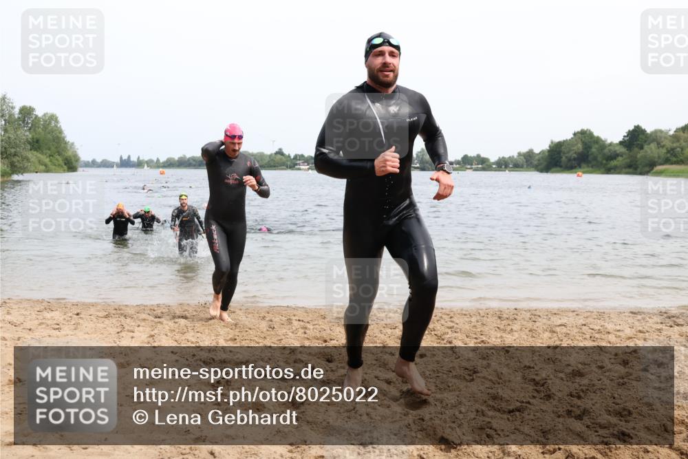 15.06.2025 - 27. Vierlanden-Triathlon Lena Gebhardt http://msf.ph/oto/8025022 15.06.2025 10:56:46 Schwimmen 642, 651, 685, 688, 691, 755 meine-sportfotos.de