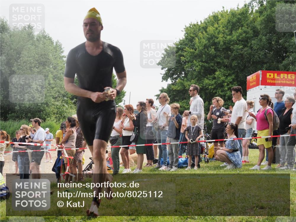 15.06.2025 - 27. Vierlanden-Triathlon KatJ http://msf.ph/oto/8025112 15.06.2025 10:58:21 Schwimmen 710, 762, 769 meine-sportfotos.de