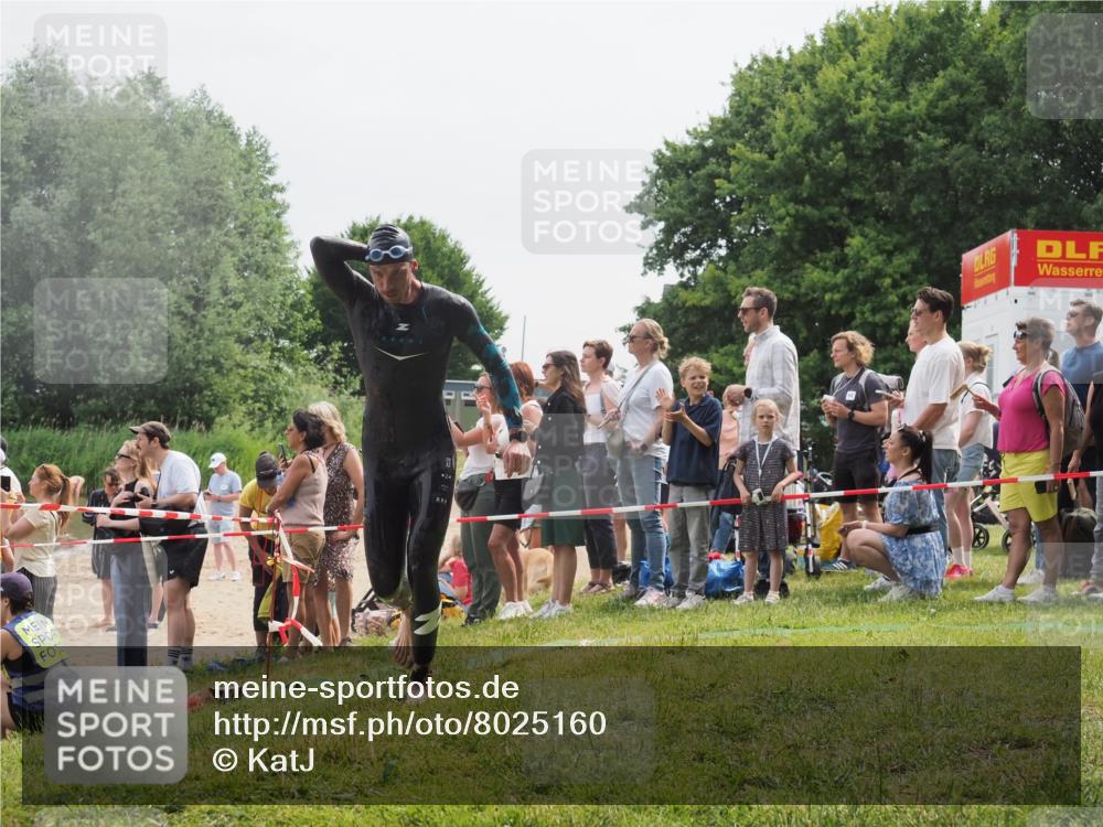 15.06.2025 - 27. Vierlanden-Triathlon KatJ http://msf.ph/oto/8025160 15.06.2025 10:58:25 Schwimmen 643, 710, 741, 769 meine-sportfotos.de