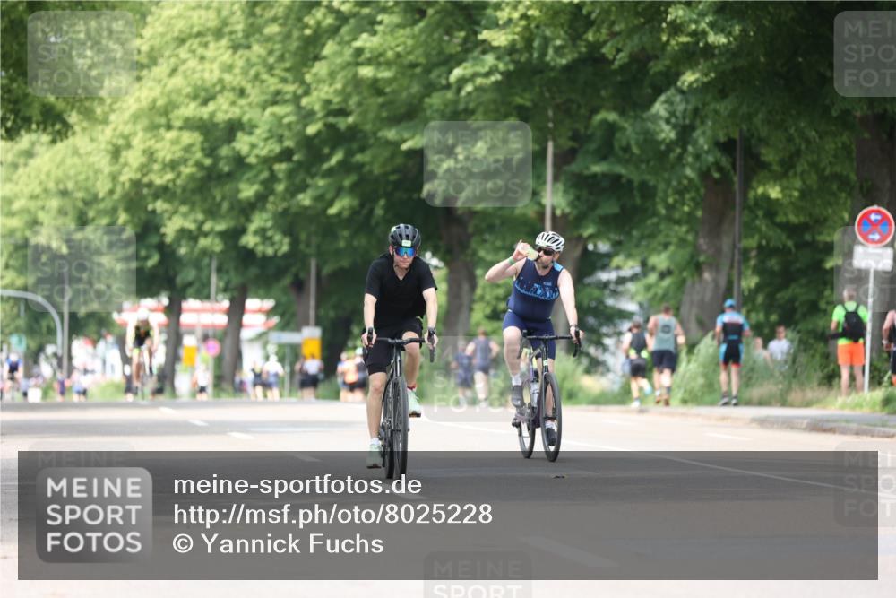 15.06.2025 - 7 Türme Triathlon Yannick Fuchs http://msf.ph/oto/8025228 15.06.2025 13:39:19 Radfahren 237, 271, 1157 meine-sportfotos.de