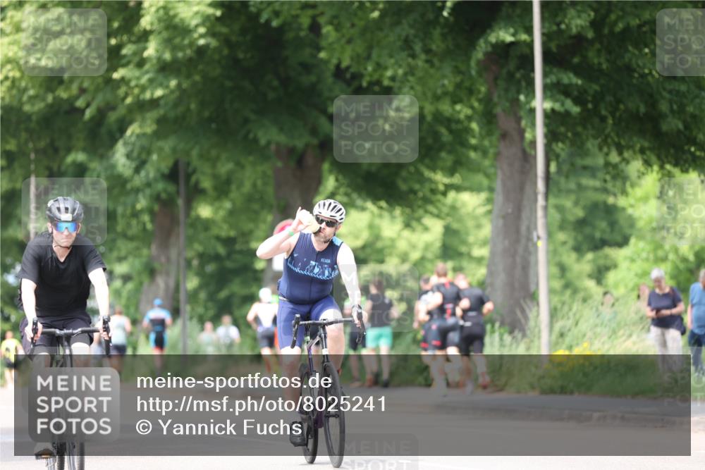 15.06.2025 - 7 Türme Triathlon Yannick Fuchs http://msf.ph/oto/8025241 15.06.2025 13:39:20 Radfahren 237, 271, 1157 meine-sportfotos.de