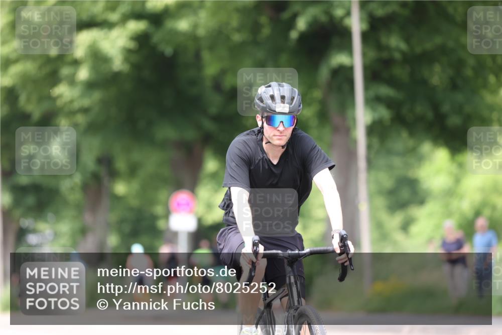 15.06.2025 - 7 Türme Triathlon Yannick Fuchs http://msf.ph/oto/8025252 15.06.2025 13:39:21 Radfahren 237, 271, 1157 meine-sportfotos.de