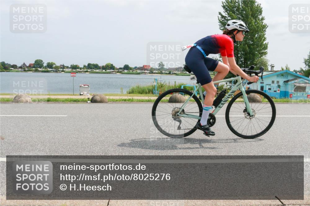 21.06.2025 - 27. Vierlanden-Triathlon H.Heesch http://msf.ph/oto/8025276 15.06.2025 12:06:13 Radfahren 205, 676, 890 meine-sportfotos.de