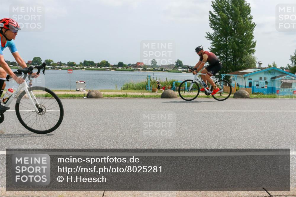 21.06.2025 - 27. Vierlanden-Triathlon H.Heesch http://msf.ph/oto/8025281 15.06.2025 12:06:16 Radfahren 205, 770, 890, 914 meine-sportfotos.de