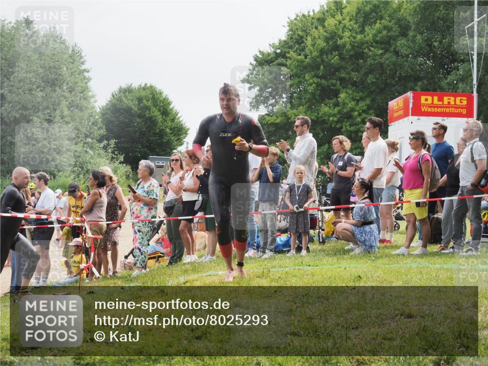 15.06.2025 - 27. Vierlanden-Triathlon KatJ http://msf.ph/oto/8025293 15.06.2025 10:58:30 Schwimmen 643, 710, 732, 741 meine-sportfotos.de
