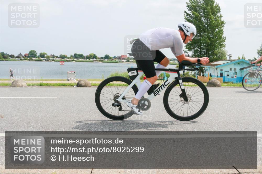 21.06.2025 - 27. Vierlanden-Triathlon H.Heesch http://msf.ph/oto/8025299 15.06.2025 12:06:21 Radfahren 639, 770, 914, 919 meine-sportfotos.de