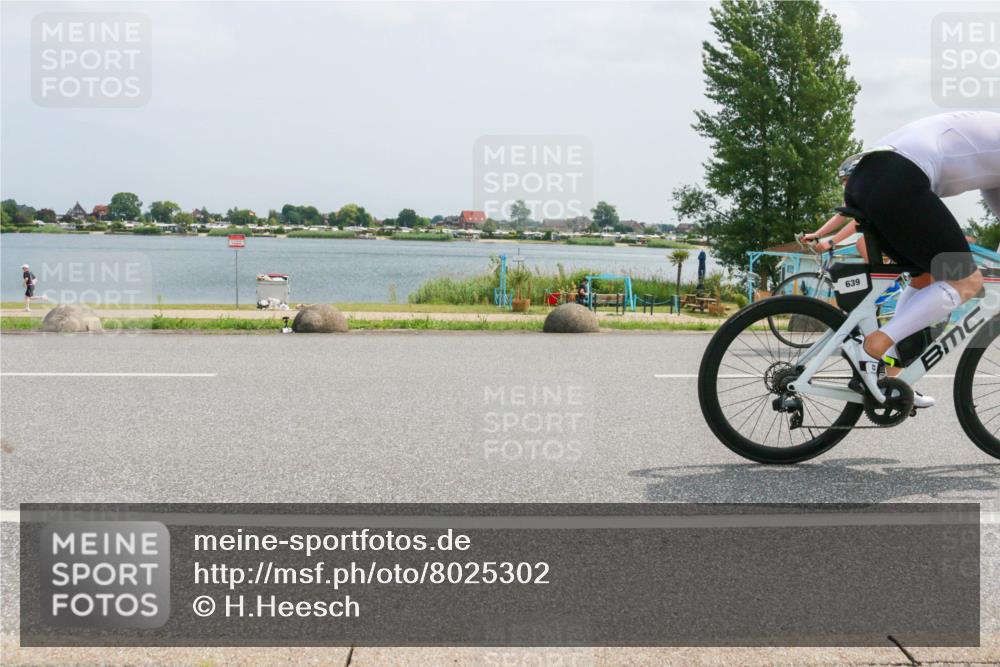 21.06.2025 - 27. Vierlanden-Triathlon H.Heesch http://msf.ph/oto/8025302 15.06.2025 12:06:21 Radfahren 639, 770, 914, 919 meine-sportfotos.de