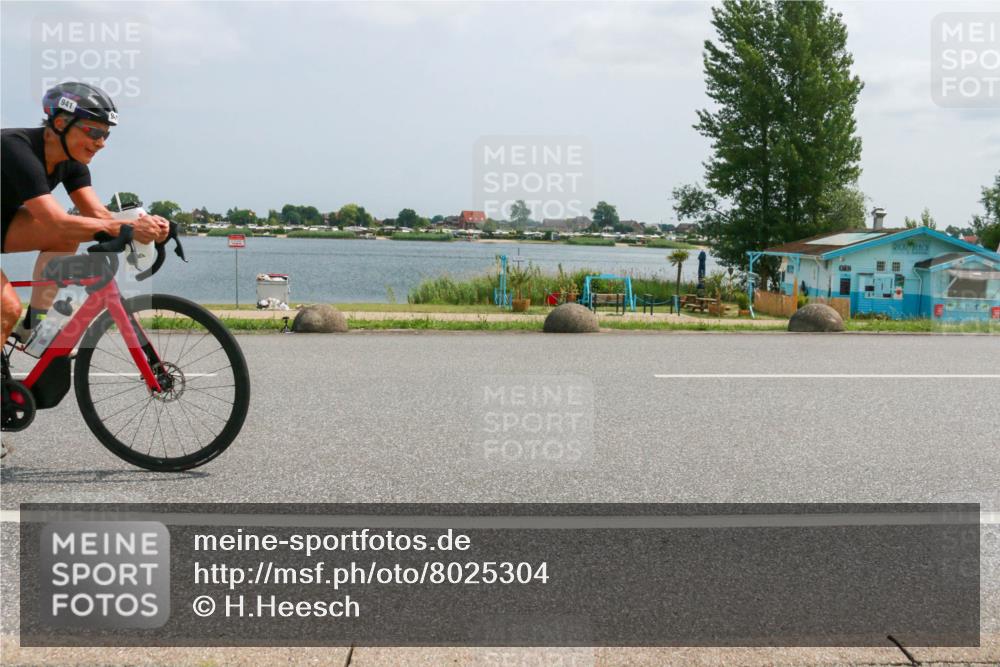 21.06.2025 - 27. Vierlanden-Triathlon H.Heesch http://msf.ph/oto/8025304 15.06.2025 12:06:29 Radfahren 712, 919, 930, 941 meine-sportfotos.de