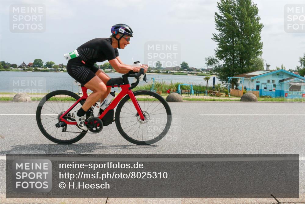 21.06.2025 - 27. Vierlanden-Triathlon H.Heesch http://msf.ph/oto/8025310 15.06.2025 12:06:29 Radfahren 712, 919, 930, 941 meine-sportfotos.de