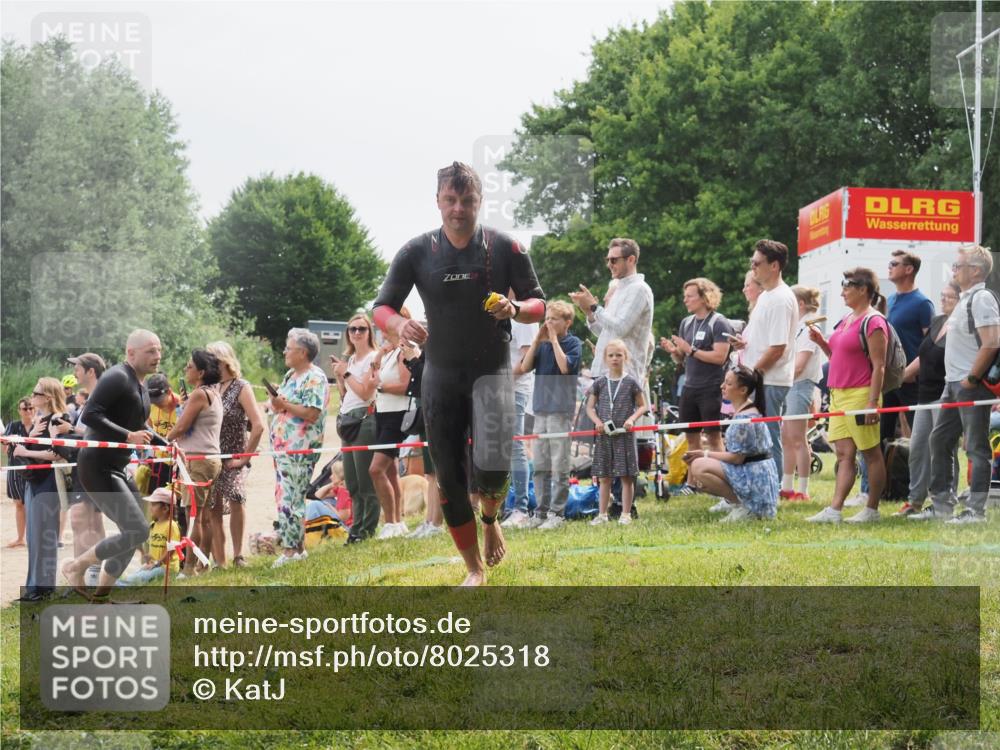 15.06.2025 - 27. Vierlanden-Triathlon KatJ http://msf.ph/oto/8025318 15.06.2025 10:58:30 Schwimmen 643, 710, 732, 741 meine-sportfotos.de