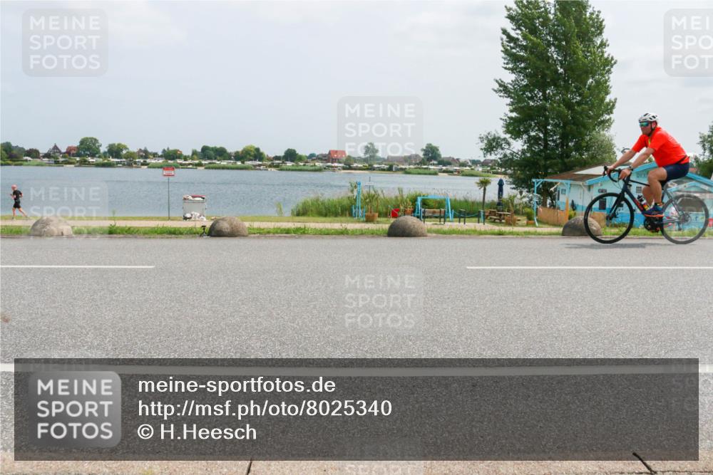 21.06.2025 - 27. Vierlanden-Triathlon H.Heesch http://msf.ph/oto/8025340 15.06.2025 12:06:46 Radfahren 713, 852 meine-sportfotos.de
