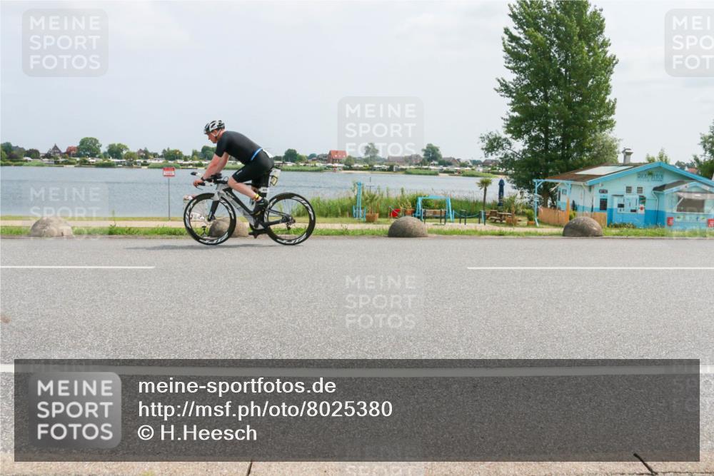 21.06.2025 - 27. Vierlanden-Triathlon H.Heesch http://msf.ph/oto/8025380 15.06.2025 12:06:51 Radfahren 718, 825, 852, 959 meine-sportfotos.de