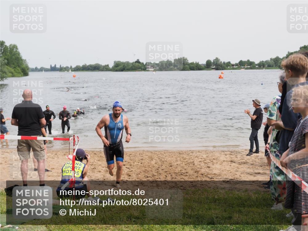 21.06.2025 - 27. Vierlanden-Triathlon MichiJ http://msf.ph/oto/8025401 15.06.2026 10:56:40 Schwimmen 685, 691, 764 meine-sportfotos.de