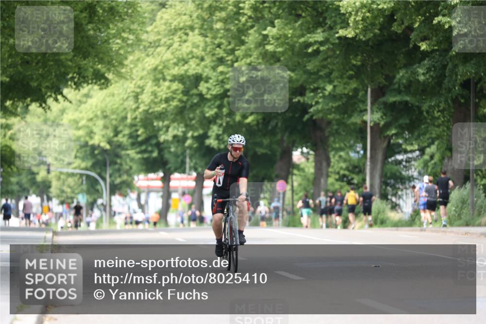 15.06.2025 - 7 Türme Triathlon Yannick Fuchs http://msf.ph/oto/8025410 15.06.2025 13:39:41 Radfahren 409 meine-sportfotos.de