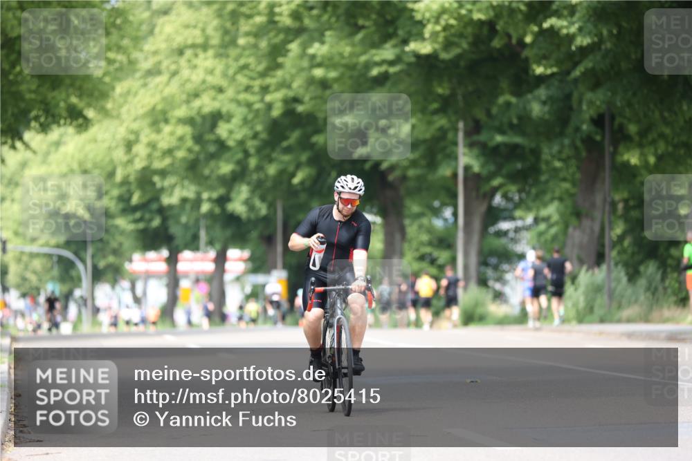 15.06.2025 - 7 Türme Triathlon Yannick Fuchs http://msf.ph/oto/8025415 15.06.2025 13:39:42 Radfahren 409 meine-sportfotos.de