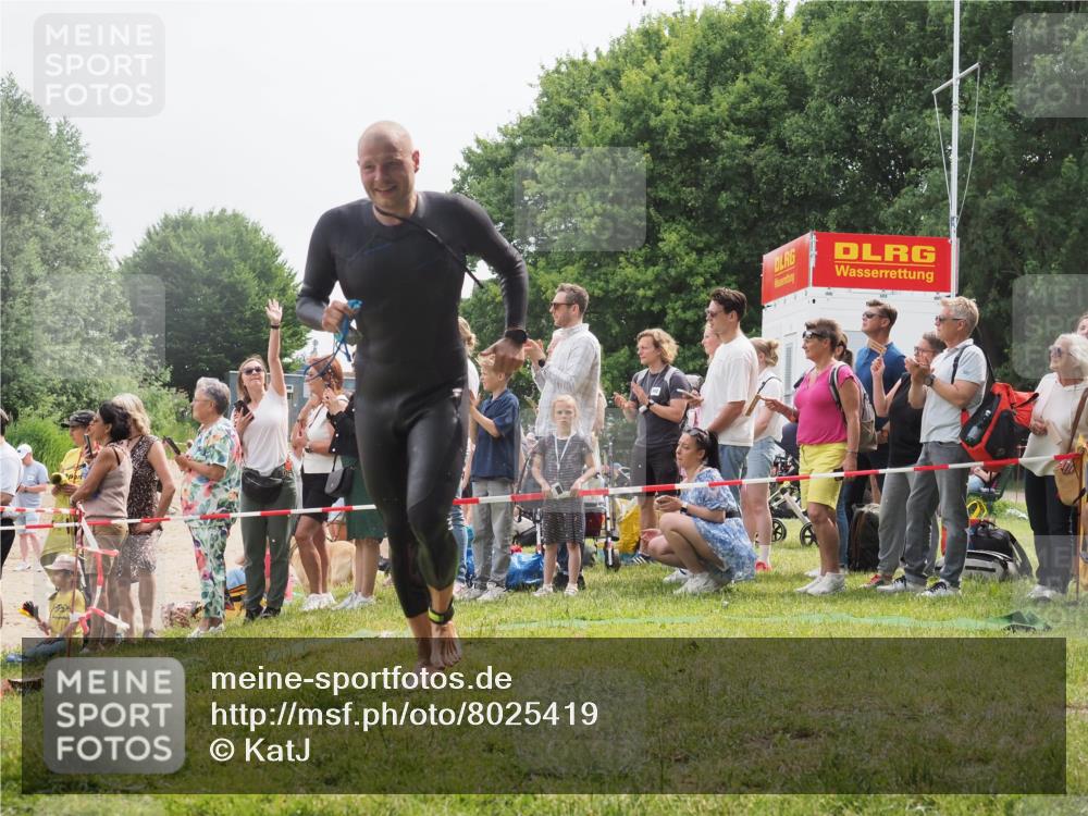 15.06.2025 - 27. Vierlanden-Triathlon KatJ http://msf.ph/oto/8025419 15.06.2025 10:58:33 Schwimmen 643, 710, 732, 741 meine-sportfotos.de