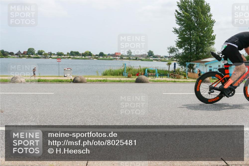 21.06.2025 - 27. Vierlanden-Triathlon H.Heesch http://msf.ph/oto/8025481 15.06.2025 12:06:57 Radfahren 718, 719, 825, 879, 950, 959 meine-sportfotos.de