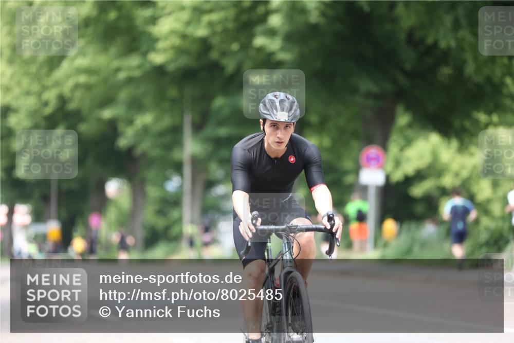 15.06.2025 - 7 Türme Triathlon Yannick Fuchs http://msf.ph/oto/8025485 15.06.2025 13:39:54 Radfahren 875 meine-sportfotos.de