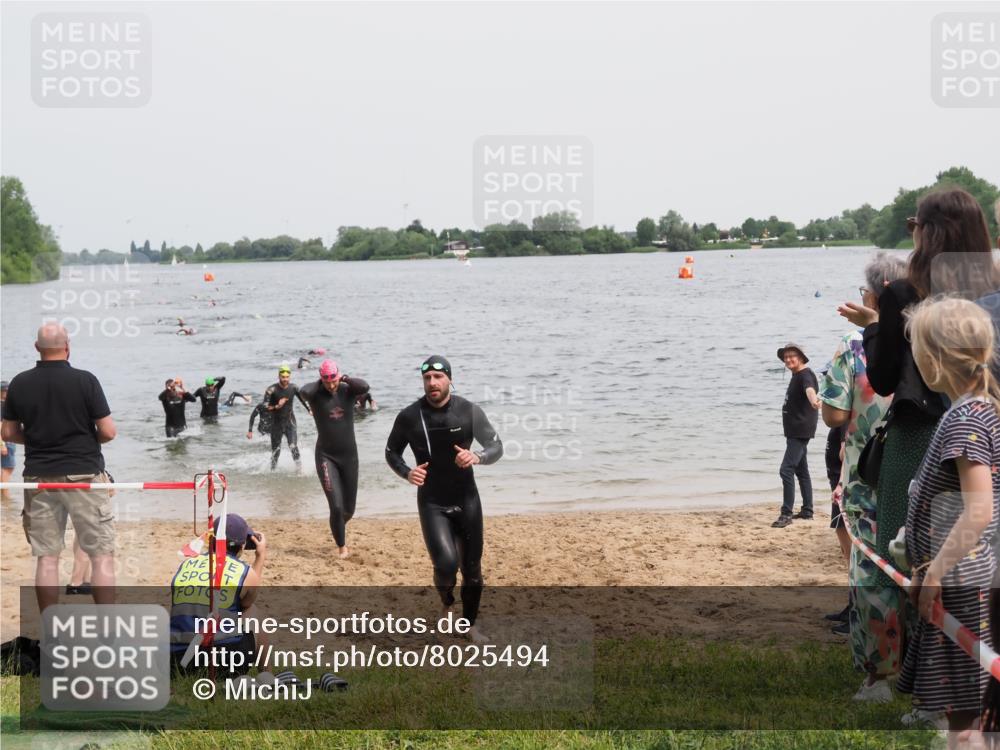 21.06.2025 - 27. Vierlanden-Triathlon MichiJ http://msf.ph/oto/8025494 15.06.2026 10:56:47 Schwimmen 642, 651, 685, 688, 691, 755 meine-sportfotos.de