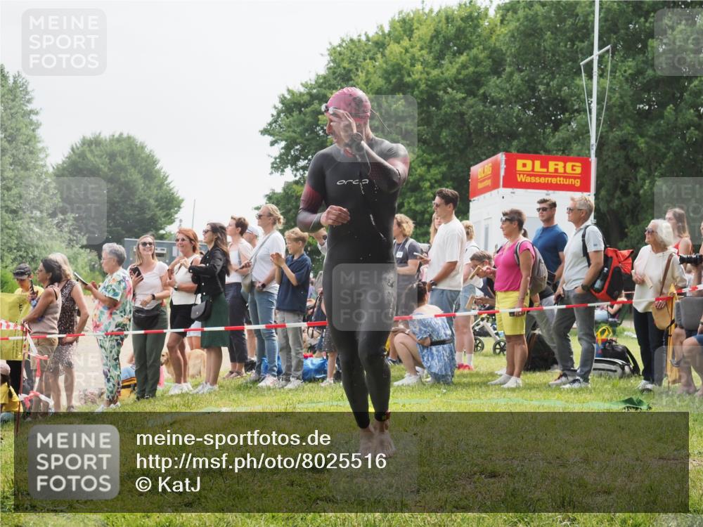 15.06.2025 - 27. Vierlanden-Triathlon KatJ http://msf.ph/oto/8025516 15.06.2025 10:58:37 Schwimmen 636, 643, 667, 684, 732, 741, 747 meine-sportfotos.de