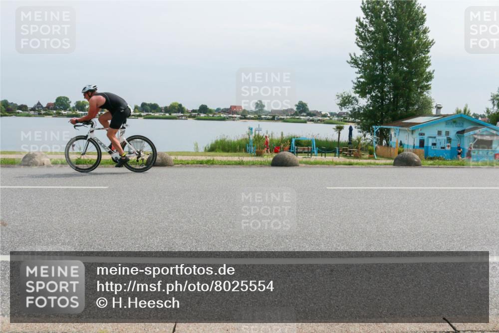 15.06.2025 - 27. Vierlanden-Triathlon H.Heesch http://msf.ph/oto/8025554 15.06.2025 11:16:57 Radfahren 787, 857, 874 meine-sportfotos.de