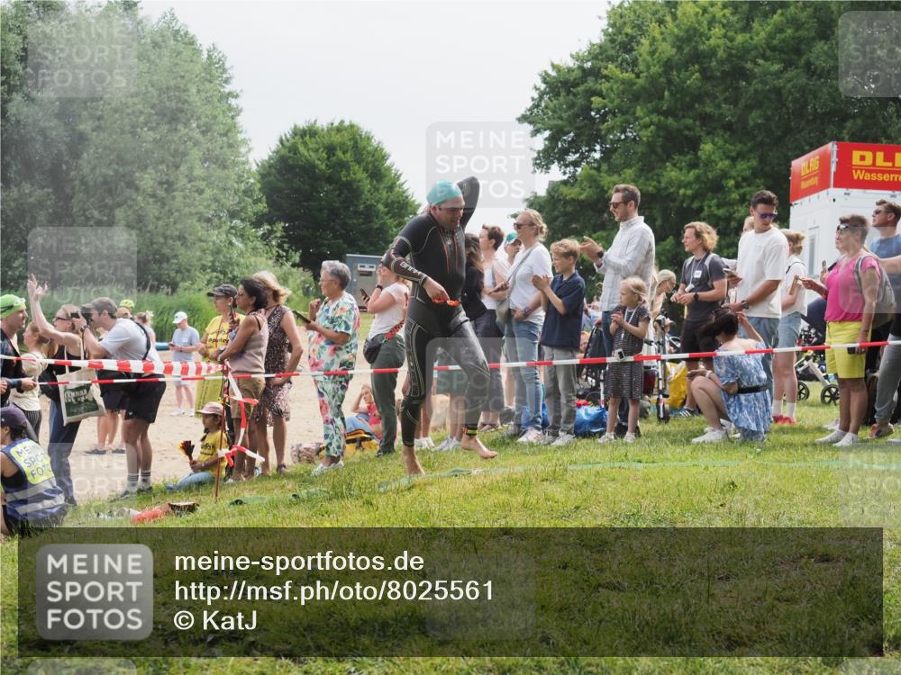 15.06.2025 - 27. Vierlanden-Triathlon KatJ http://msf.ph/oto/8025561 15.06.2025 10:58:40 Schwimmen 636, 643, 667, 684, 732, 747 meine-sportfotos.de