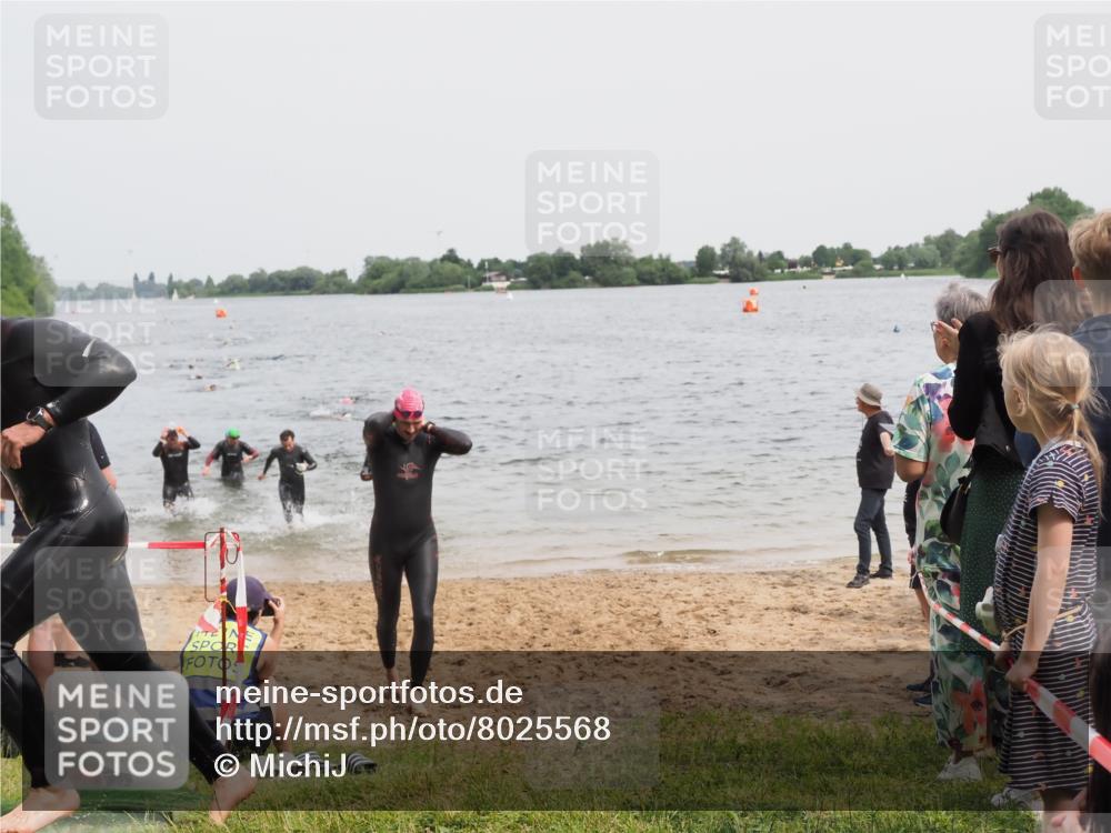 21.06.2025 - 27. Vierlanden-Triathlon MichiJ http://msf.ph/oto/8025568 15.06.2026 10:56:49 Schwimmen 642, 651, 688, 691, 755 meine-sportfotos.de