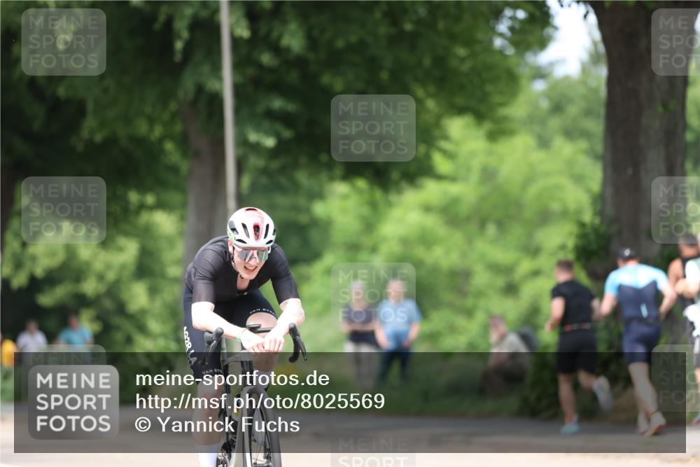 15.06.2025 - 7 Türme Triathlon Yannick Fuchs http://msf.ph/oto/8025569 15.06.2025 13:40:05 Radfahren 607, 948 meine-sportfotos.de