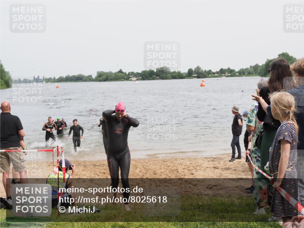 21.06.2025 - 27. Vierlanden-Triathlon MichiJ http://msf.ph/oto/8025618 15.06.2026 10:56:49 Schwimmen 642, 651, 688, 691, 755 meine-sportfotos.de