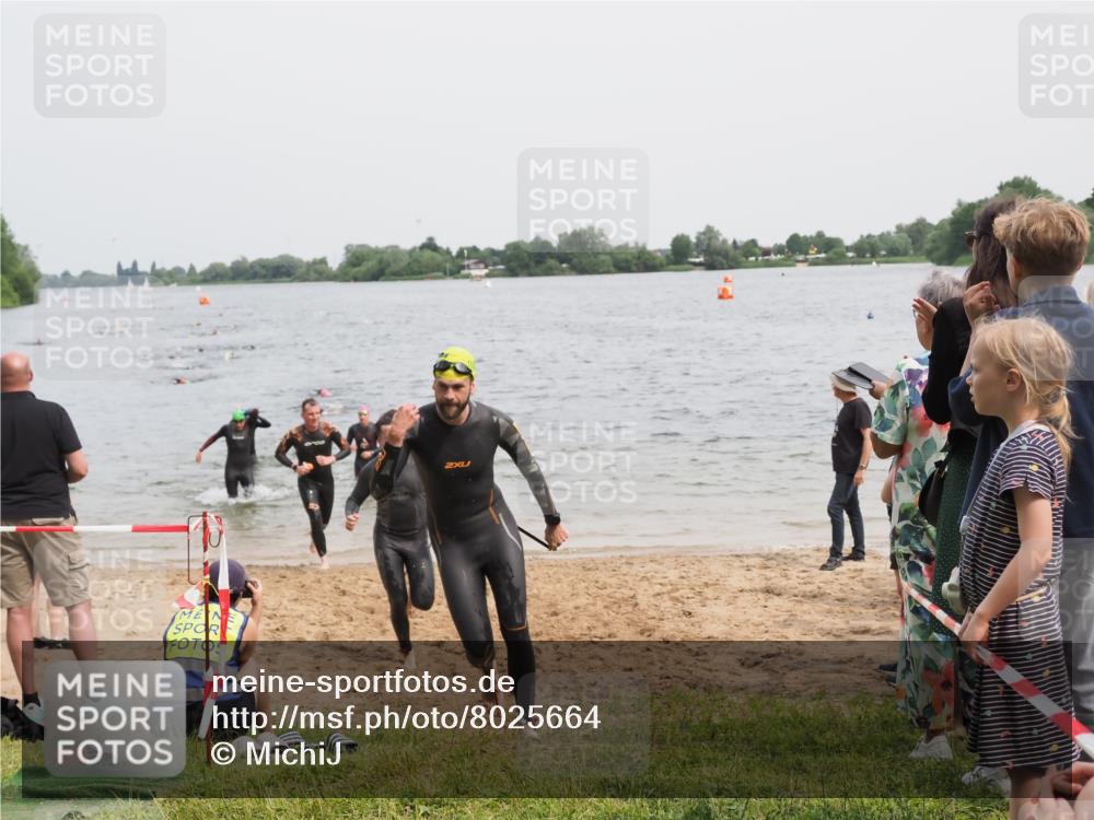 21.06.2025 - 27. Vierlanden-Triathlon MichiJ http://msf.ph/oto/8025664 15.06.2026 10:56:52 Schwimmen 642, 651, 688, 691, 711, 718, 755 meine-sportfotos.de