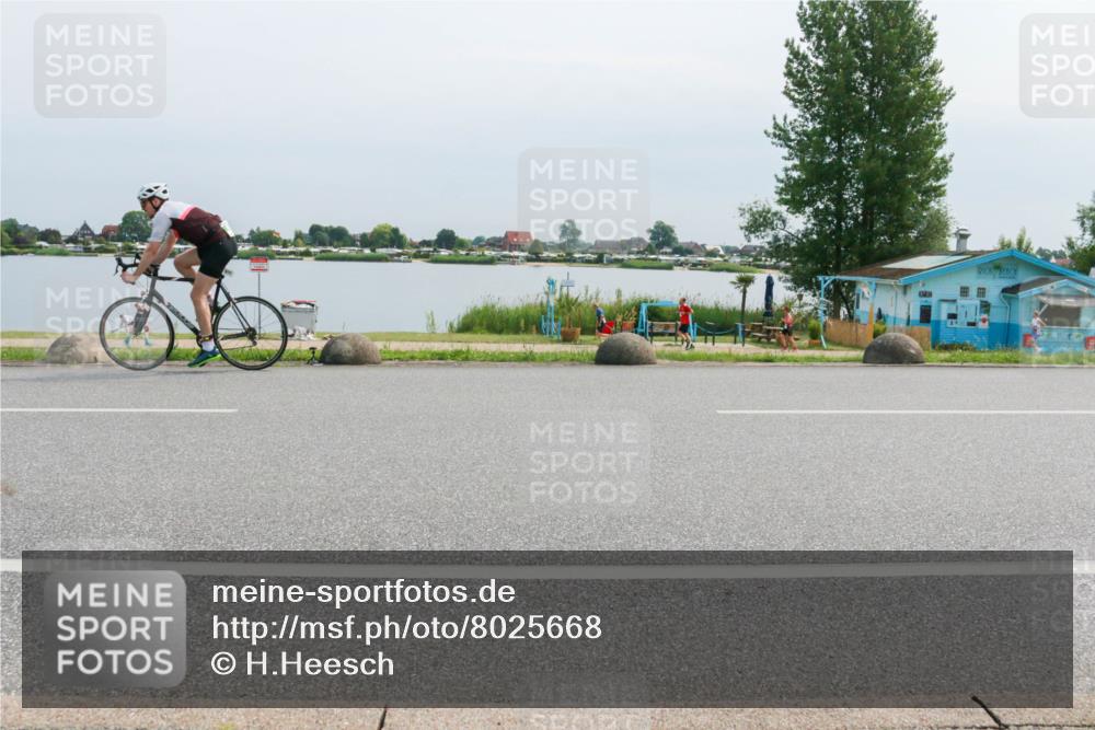 21.06.2025 - 27. Vierlanden-Triathlon H.Heesch http://msf.ph/oto/8025668 15.06.2025 11:17:22 Radfahren 672, 782, 847 meine-sportfotos.de