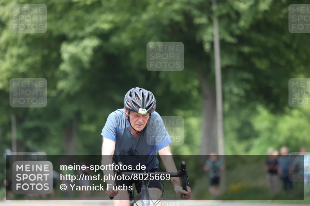 15.06.2025 - 7 Türme Triathlon Yannick Fuchs http://msf.ph/oto/8025669 15.06.2025 13:40:26 Radfahren 1005 meine-sportfotos.de