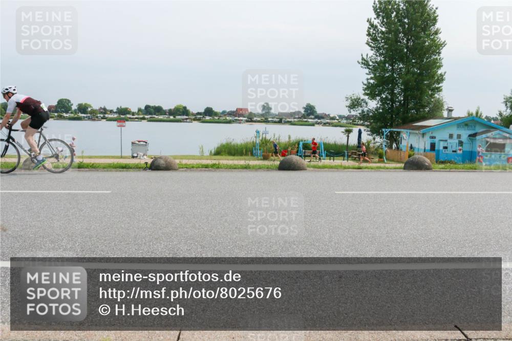 21.06.2025 - 27. Vierlanden-Triathlon H.Heesch http://msf.ph/oto/8025676 15.06.2025 11:17:22 Radfahren 672, 782, 847 meine-sportfotos.de
