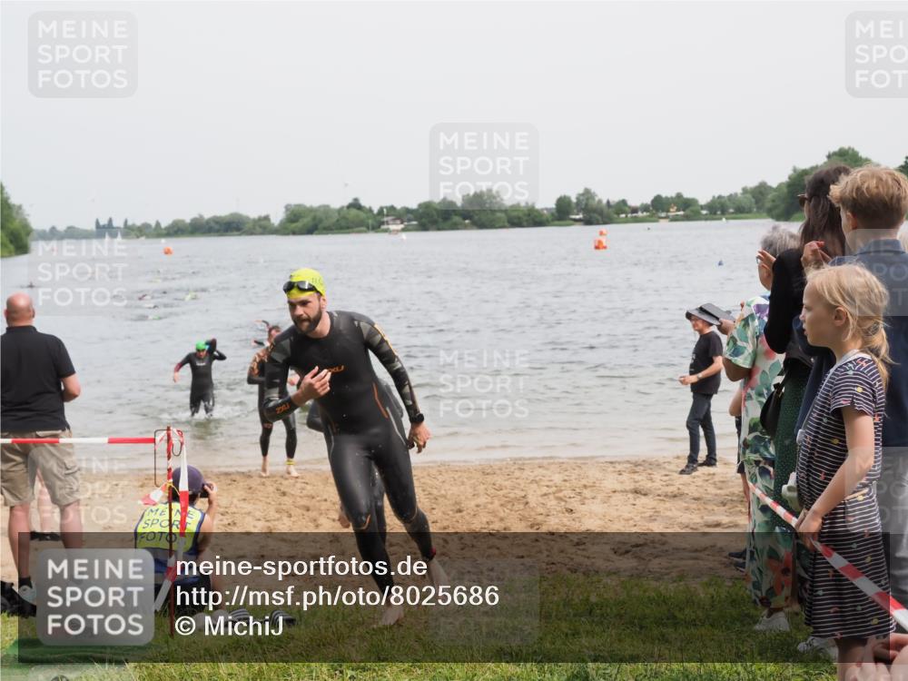 21.06.2025 - 27. Vierlanden-Triathlon MichiJ http://msf.ph/oto/8025686 15.06.2026 10:56:52 Schwimmen 642, 651, 688, 691, 711, 718, 755 meine-sportfotos.de